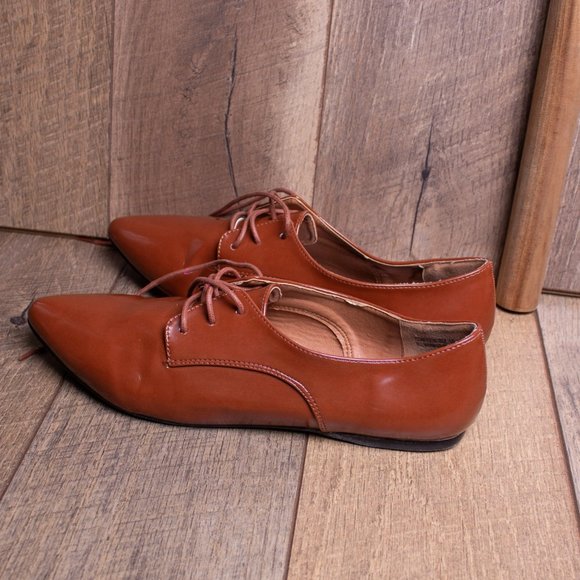 Tan Flats - Picture 3 of 5